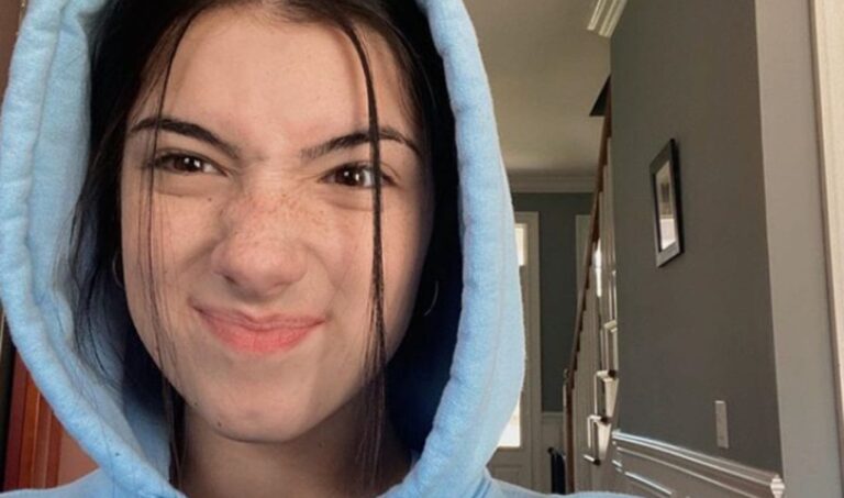 Charli D’Amelio Opens Up: “It’s Very Easy to Break Me”